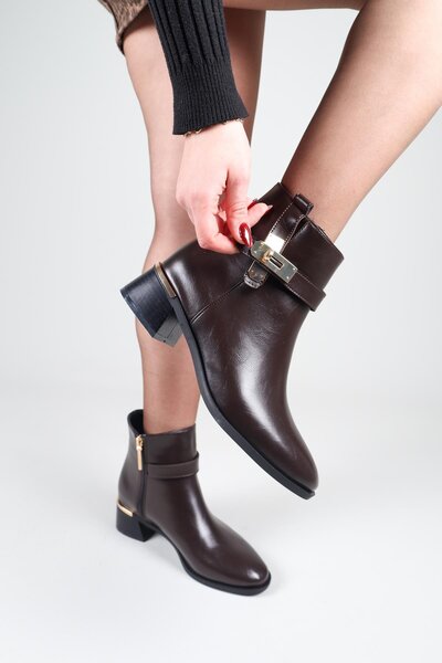 Birikon حذاء OSETYA مع إكسسوارات قفل باللون البني