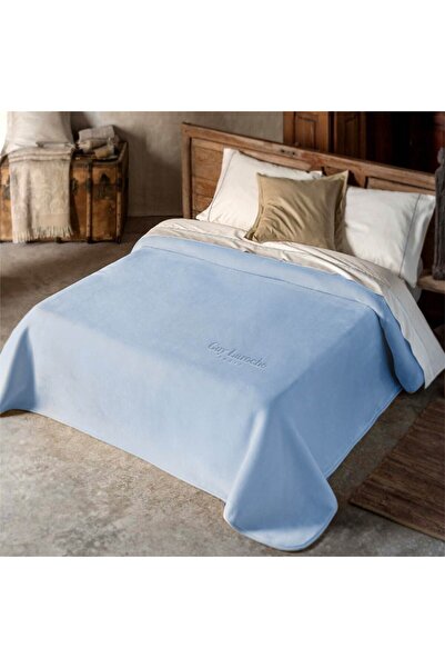 Guy Laroche Plain sky blue blanket made in Spain (King size 220 x 240)