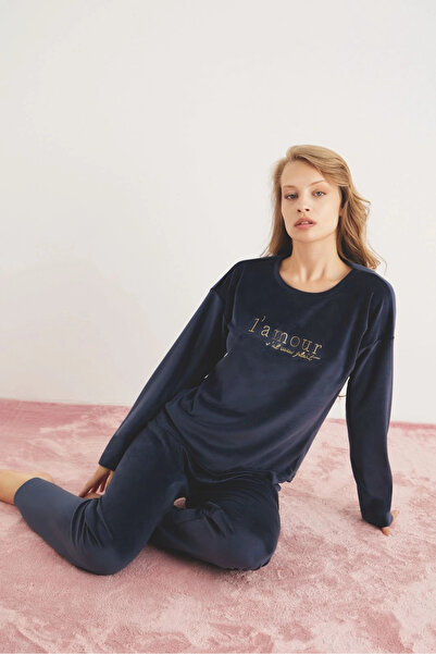 Pijamoni Women's Soft Velvet Crew Neck Black Pajama Set