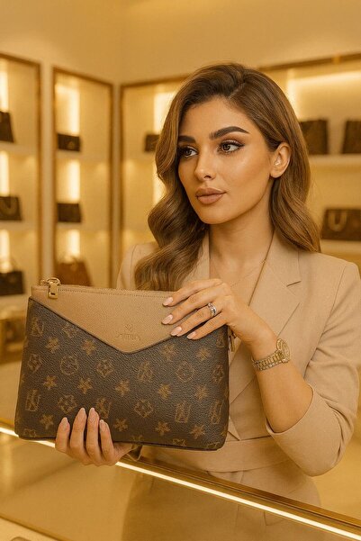 Lavina Luxury women's handbag with a classic pattern and top zipper – a stylish and practical design