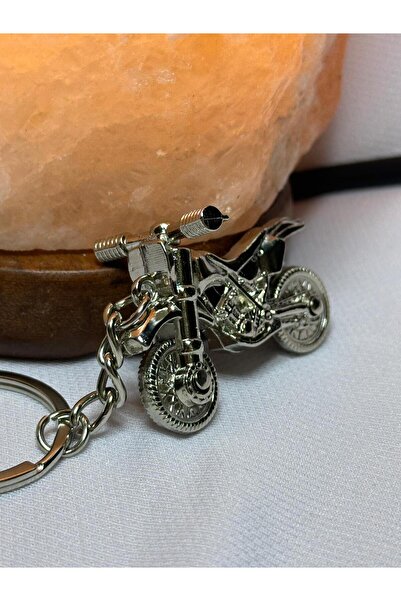 anahtarlık evreni سلسلة مفاتيح معدنية باللون الرمادي الفضي من كروس موتور