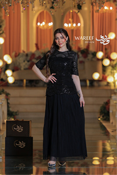 WAREEF FASHION فستان سهرة أسود مزخرف بالخرز اللامع