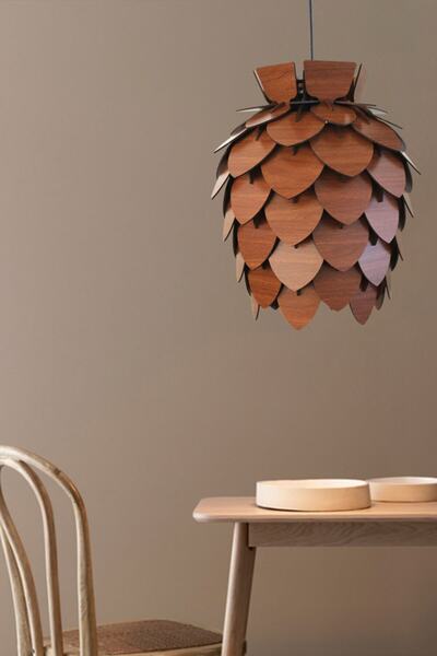 3D SERGİ Dekoratif Ahşap Kozalak Avize Hisar Cevizi