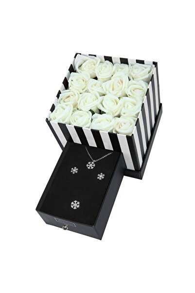 Forentina Beyaz Güllü Kutu Beyaz Kar Tanesi Kolye Küpe Yüzük Hediye Set Ps1549