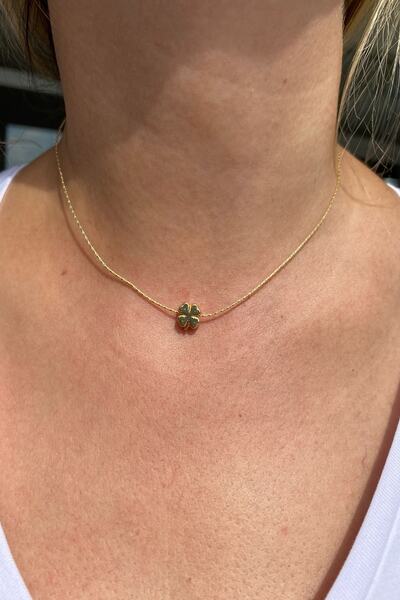 İsabella Accessories Altın Kaplamalı Yonca Obje Detaylı Zincir Kolye