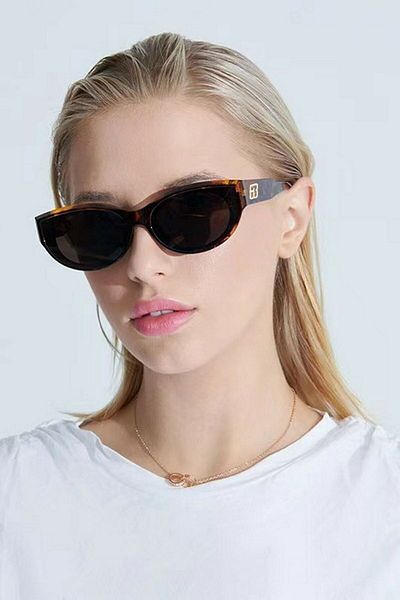 GICIKAKSESUAR Women's Gold Detailed Cat Eye Sunglasses Leopard