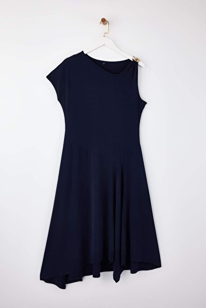 Trendyol Curve Navy Blue Asymmetric Collar Accessory Detail Knitted Plus Size Dress Tbbss26Ah00083