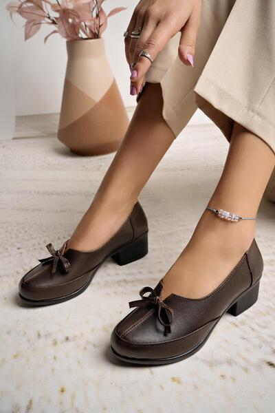 Castle Black 24605 حذاء نسائي بكعب جلد طبيعي بني