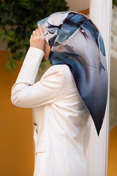 Vissona 100% Twill Silk Batik με λουλουδάτο σχέδιο τιρκουάζ - γκρι χρώμα 90x9...