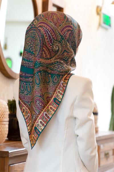 Vissona %100 Twill İpek Etro Desenli Petrol Mavisi Renkli 90x90 Eşarp Dikim Şekli : El Dikişi
