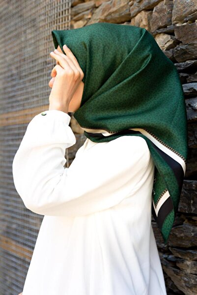 Vissona 100% Twill Silk Leopard Patterned Emerald Green Colored 90X90 Scarf S...