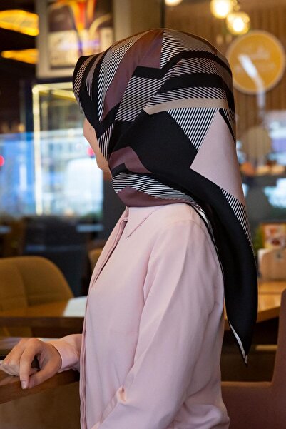 Vissona %100 Twill İpek Geometrik Desenli Pudra - Siyah Renkli 90x90 Eşarp Di...