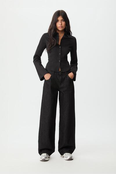 Stradivarius Dökümlü kollu vücuda oturan gömlek