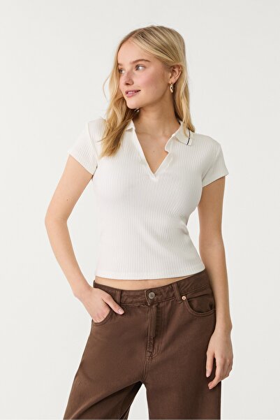 Stradivarius İşlemeli polo yaka t-shirt