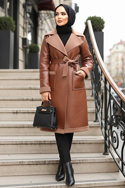 N.S NEVA STYLE معطف من الجلد الصناعي بتفاصيل فرو تان 62391TB