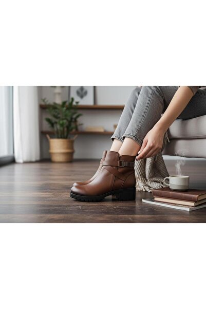 BAYRAMOĞLU KUNDURA ÇAPRAZ BANTLI TOKA DETAYLI KAHVE HAKİKİ DERİ KADIN KISA BOT