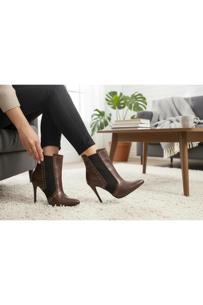 BAYRAMOĞLU KUNDURA Cizme elegante de damă cu vârf ascuțit și elastic dublu.