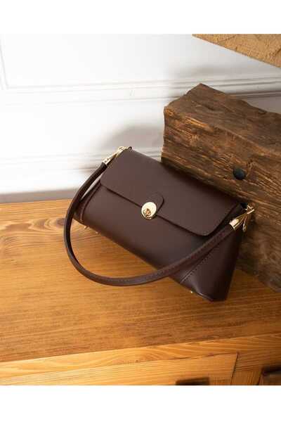 ÖZÜM TAKI Women's Gold Detail Shoulder Bag Brown