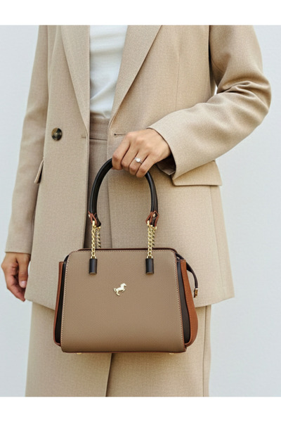 Çanta Trend حقيبة نسائية من ميامي بولو كلوب بخمسة أقسام مع حزام كتف وتفاصيل سلسلة