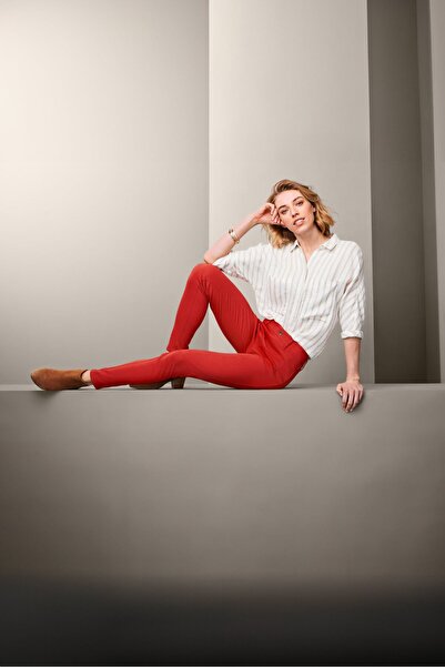 Tchibo بنطلون نسائي ضيق سادة بقصّة Slim Fit، لون صدئ