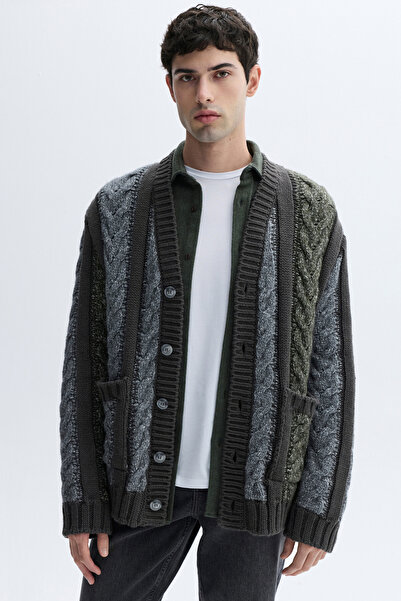 Mudo ألوان متباينة سترة فضفاضة بياقة على شكل حرف V