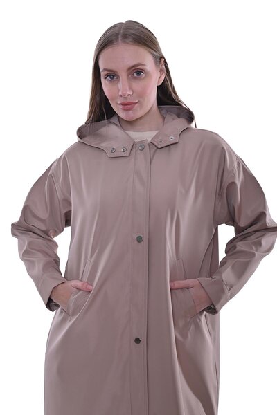 Invee معطف واق من المطر طويل من Art باللون البيج