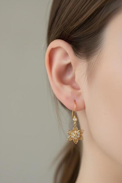 Çgk Çiğdem Gürel Kuyumculuk 14 Ayar Alltın Sallantılı Çiçek Küpe