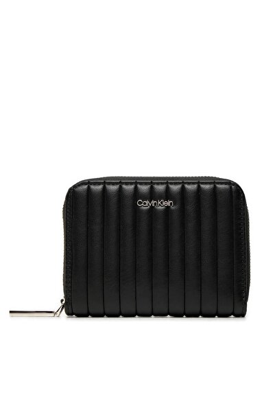 Calvin Klein A-Wallet للنساء والفتيات