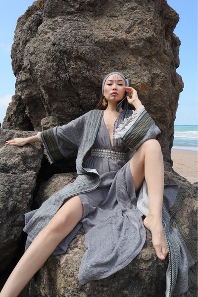 Su Koleksiyon Tarsus Kilim Bordered Bohemian Design Kaftan Black / Ethnic Kimono