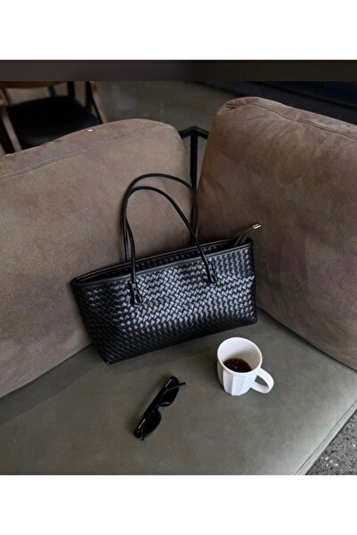 Women's Btgg Retro Hand and Shoulder Bag with Knitting Detail Black