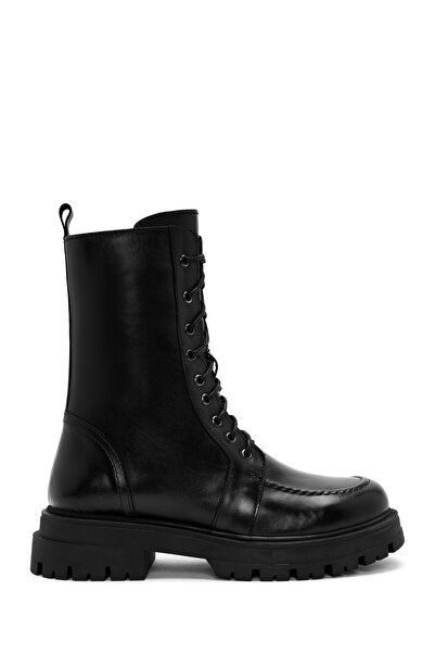 Derimod Kadın Siyah Bağcıklı Fermuar Detaylı Deri Postal Bot 25WFD180618