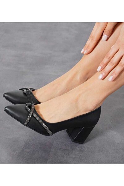 macella حذاء نسائي بكعب سميك مرصع بالأحجار - كاجوال وأنيق للمكتب"