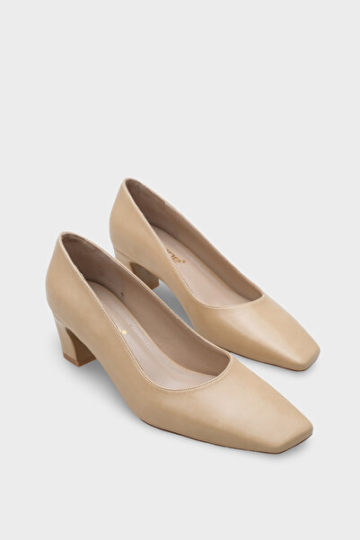 Capone Outfitters حذاء جاني ذو كعب متوسط ​​الطول ومقدمة مسطحة وبطانة من الجلد الأصلي للنساء