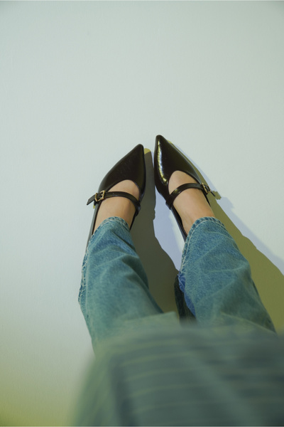 Capone Outfitters حذاء باليه نسائي من غليندا