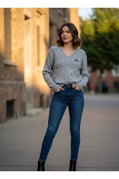 YusGos Women's Crew Neck Fishbone Hair Braided Chest Embroidered Knitwear Swe...