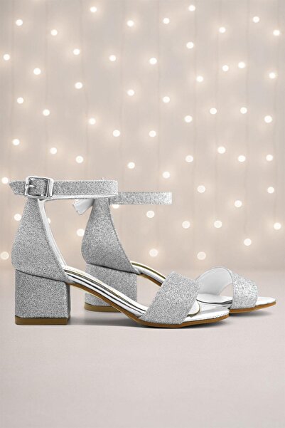 hapshoe حذاء سهرة بكعب ليلو لامع فضي بحزام واحد للفتيات