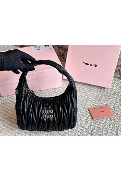 genernic حقيبة كتف واحدة جديدة وعصرية من الجلد للنساء من إم إم واندررز