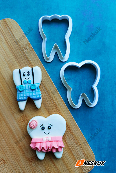 Neskuk قالب بسكويت الأسنان ومعجون السكر مكون من قطعتين / قاطعة لحفلات الترحيب بالطفل وحفلات الأسنان الجديدة