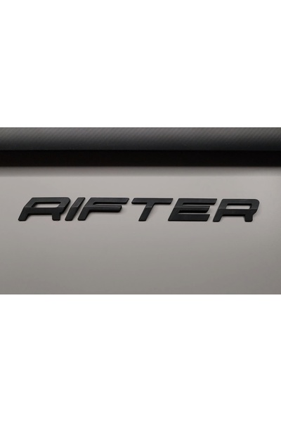 Edesign شعار بيجو الجديد على شكل مثلث خلفي بحروف RIFTER