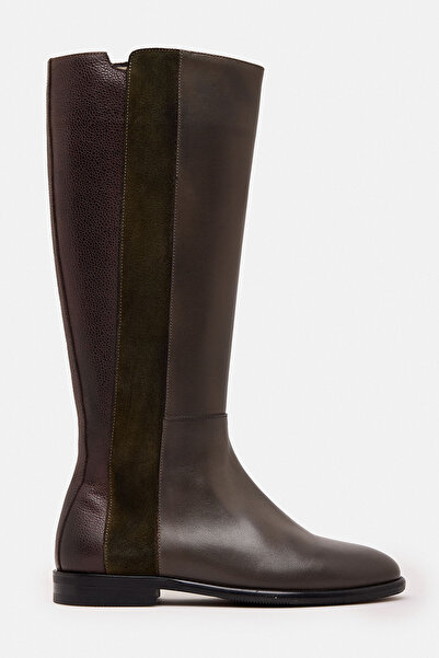 RUJO حذاء نسائي من جلد الغزال تفاصيل مخططة من الجلد الطبيعي باللون الأخضر