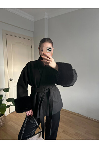 Souwe Kuşaklı Kolları Kürklü Siyah Kaşe Kaban