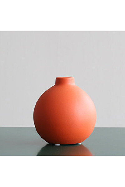 Choice مزهرية سيراميك نوردية برتقالية اللون، تصميم بسيط وأنيق، مزينة بعنق صغير.