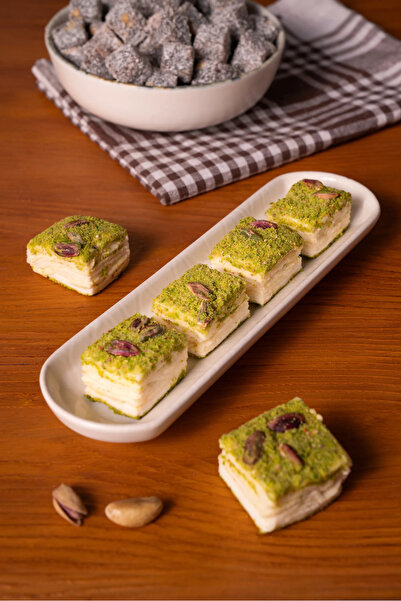 lüks kuruyemiş حلوى كاتمر اللوكوم بالشوكولاتة البيضاء 500 جرام