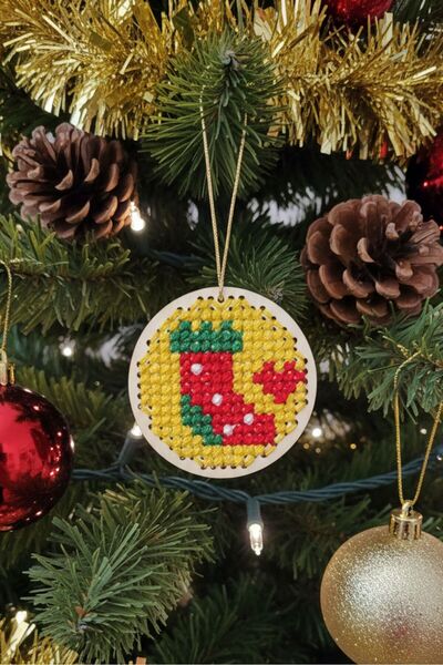 Uretti زينة خشبية يدوية الصنع لعيد الميلاد بتصميم مطرز بالكنيفوتش مع جوارب - ...