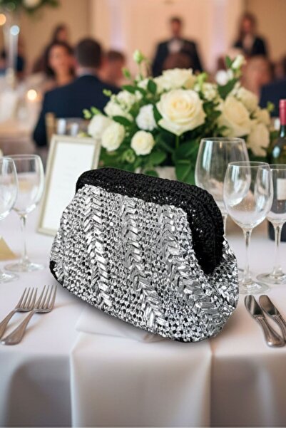 Uretti - حقيبة كلاتش نازلي 4607 0445 مصنوعة يدويًا من الخيوط المعدنية والرافيا / 24 × 15 سم