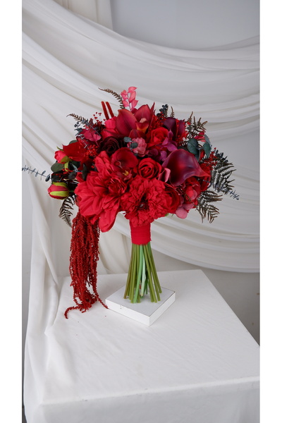 Buketlife kırmızı amarantus detaylı gelin çiçeği gelin buketi yaka çiçeği