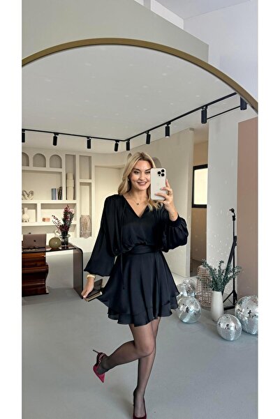 Sezgi Tekin Seria specială pernițe pentru umeri rochie din satin negru în str...