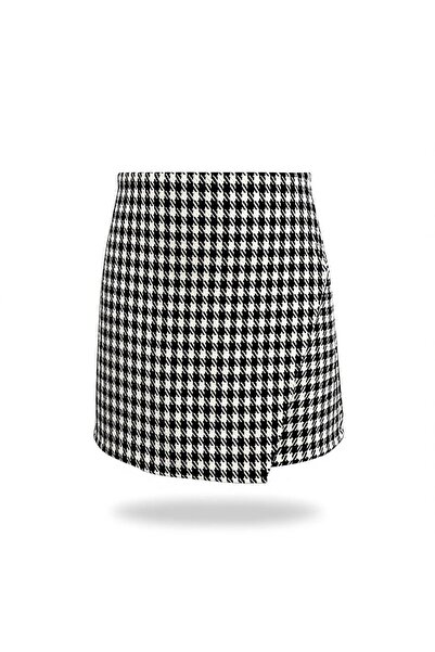 Eight Fashion Women's Tweed Black and White Houndstooth Patterned Zippered Shorts Skirt