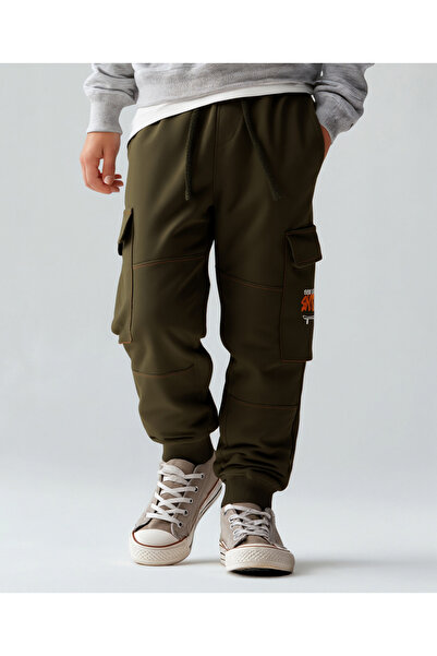 Pine kids بنطال استرخاء طويل من القطن المحبوك بنقشة تزلج وجيوب جانبية - أخضر ...