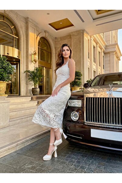 E&L Company 15cm Beyaz saten, kadeh topuk. Muazzam işçilik